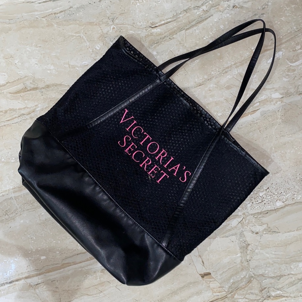 VICTORIA’S SECRET BEACH TOTE